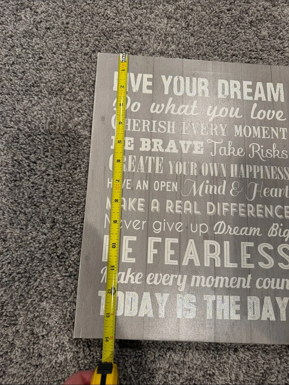 Inspirational 'Live Your Dream' Wall Sign - Gray & White
